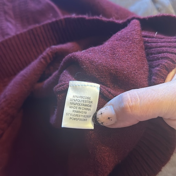 Evolution maroon cable knit cowl neck sweater size Medium - Picture 4 of 5